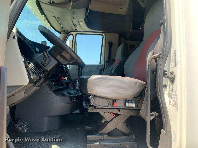 image for item LH9710 2014 International ProStar  semi truck