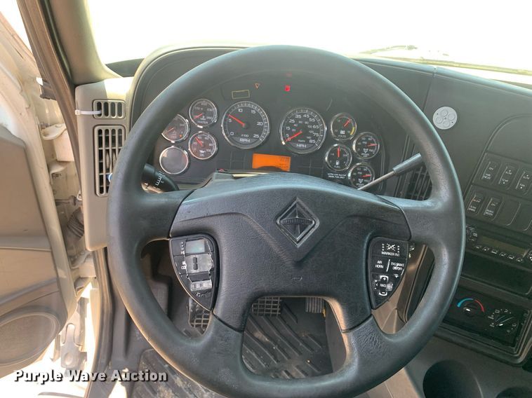 image for item LH9710 2014 International ProStar  semi truck