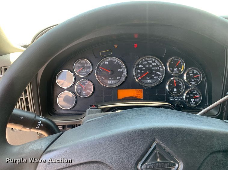 image for item LH9710 2014 International ProStar  semi truck