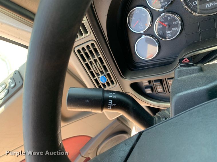 image for item LH9710 2014 International ProStar  semi truck