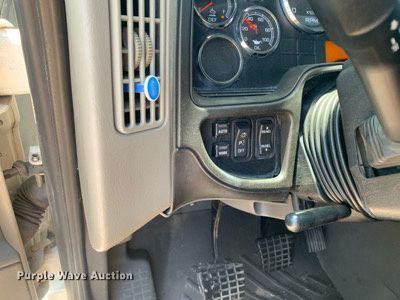 image for item LH9710 2014 International ProStar  semi truck