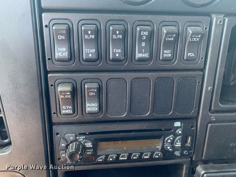 image for item LH9710 2014 International ProStar  semi truck