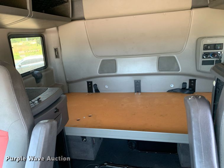 image for item LH9710 2014 International ProStar  semi truck