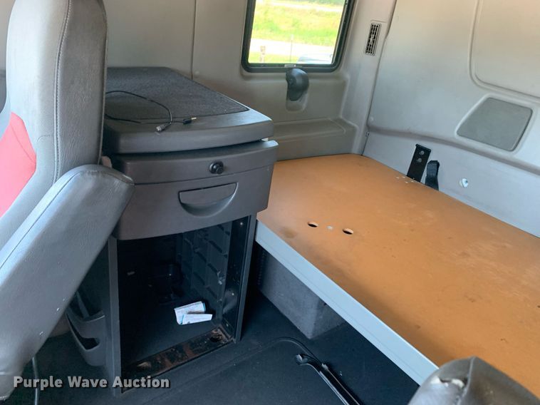 image for item LH9710 2014 International ProStar  semi truck