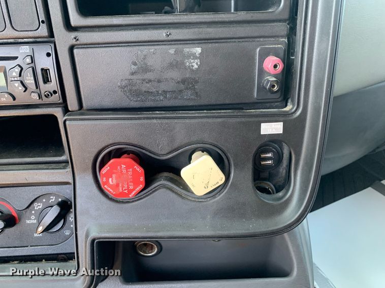 image for item LH9710 2014 International ProStar  semi truck