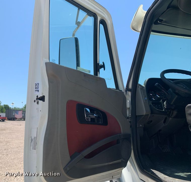 image for item LH9710 2014 International ProStar  semi truck