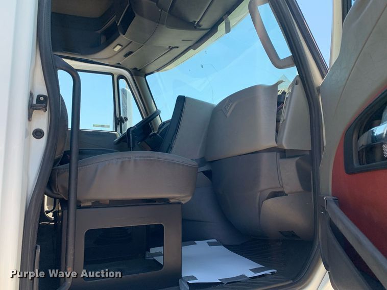 image for item LH9710 2014 International ProStar  semi truck