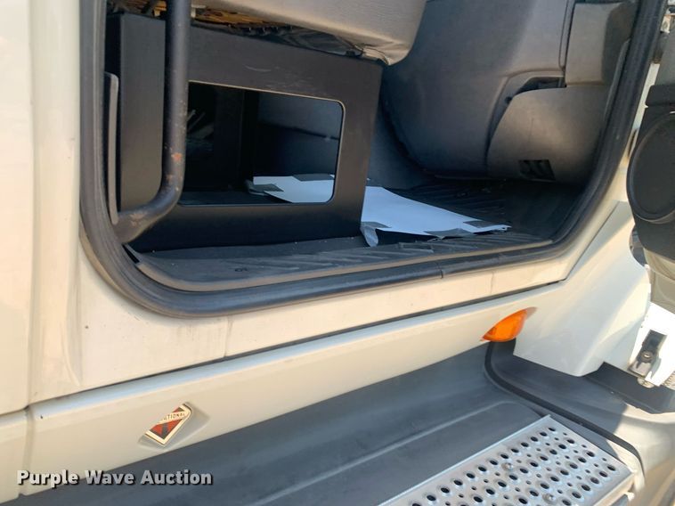 image for item LH9710 2014 International ProStar  semi truck