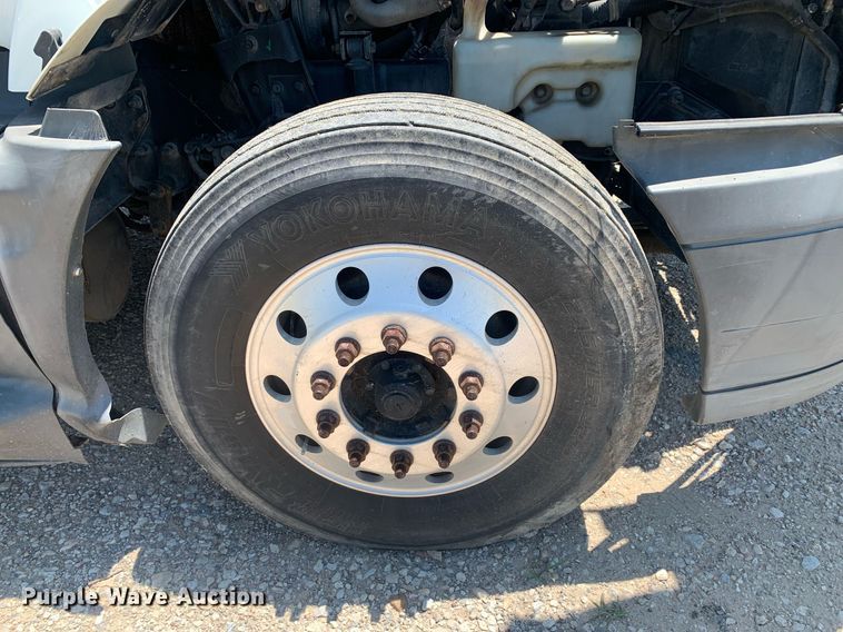 image for item LH9710 2014 International ProStar  semi truck