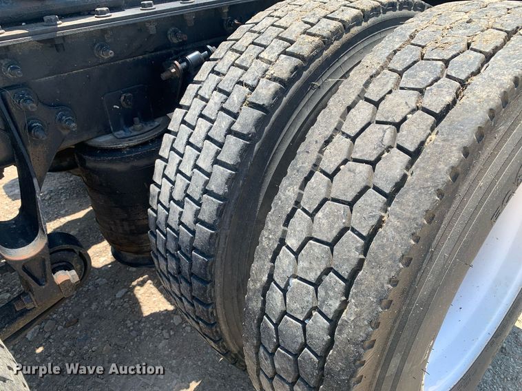 image for item LH9710 2014 International ProStar  semi truck