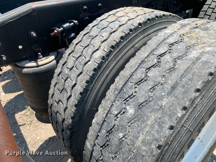 image for item LH9710 2014 International ProStar  semi truck