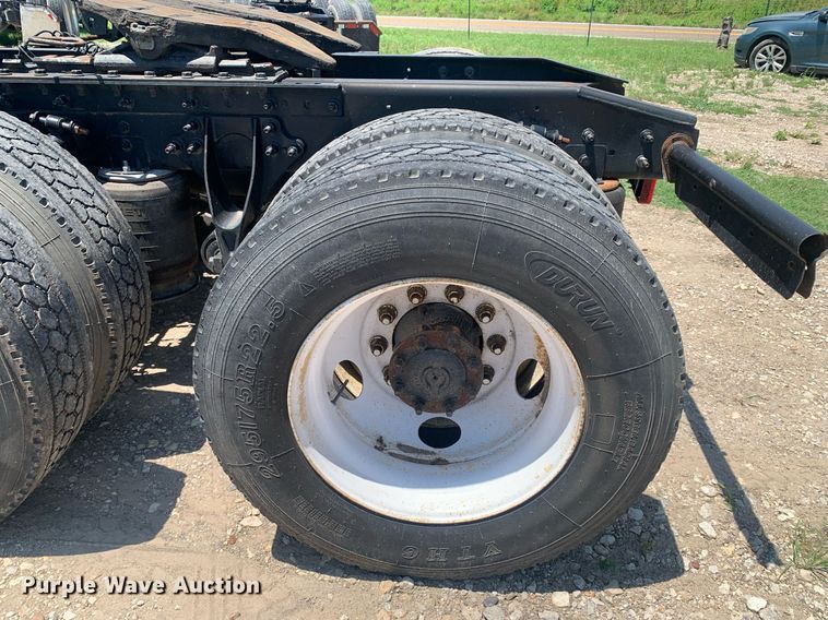 image for item LH9710 2014 International ProStar  semi truck