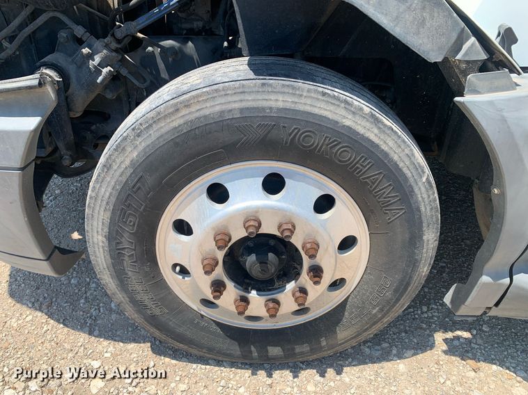 image for item LH9710 2014 International ProStar  semi truck