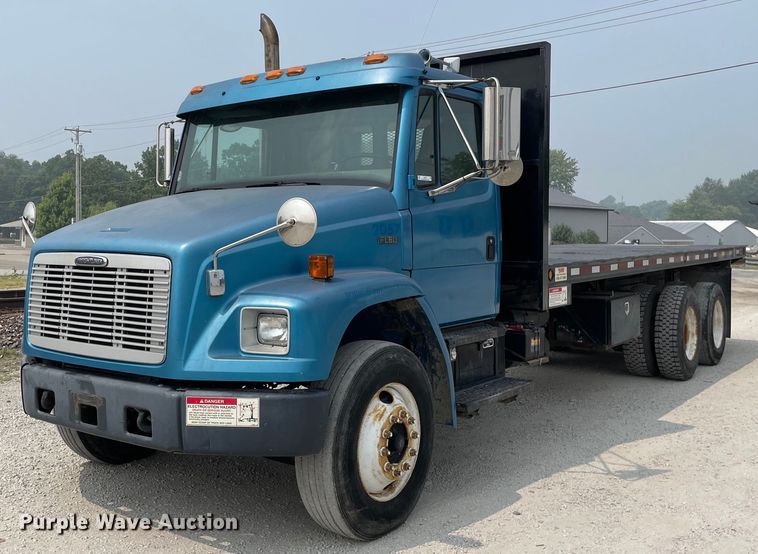 image for item LJ9772 2004 Freightliner FL80  flatbed truck