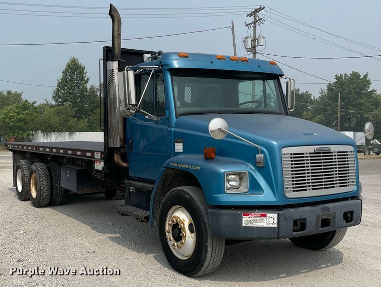 image for item LJ9772 2004 Freightliner FL80  flatbed truck