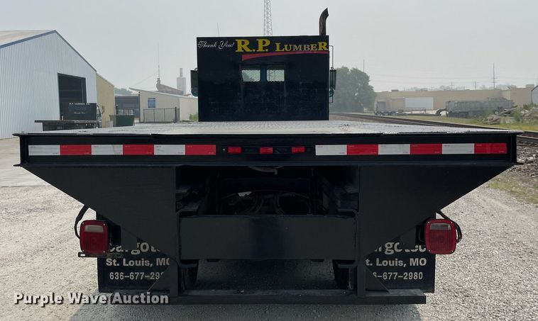 image for item LJ9772 2004 Freightliner FL80  flatbed truck