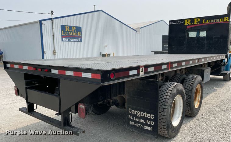 image for item LJ9772 2004 Freightliner FL80  flatbed truck