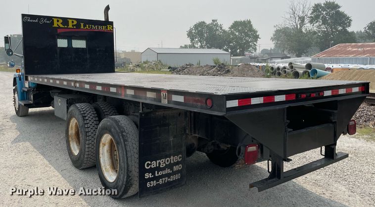 image for item LJ9772 2004 Freightliner FL80  flatbed truck