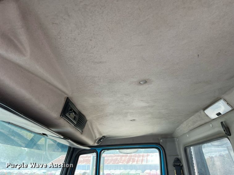 image for item LJ9772 2004 Freightliner FL80  flatbed truck