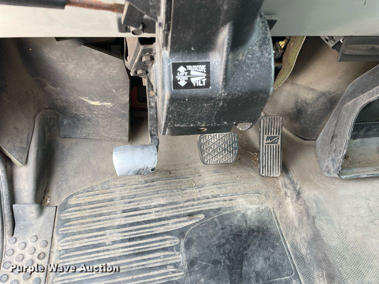 image for item LJ9772 2004 Freightliner FL80  flatbed truck