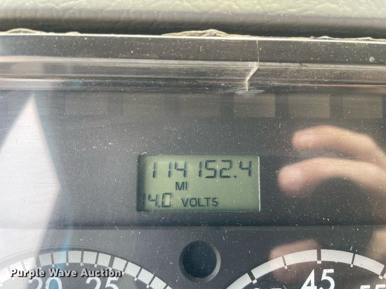 image for item LJ9772 2004 Freightliner FL80  flatbed truck