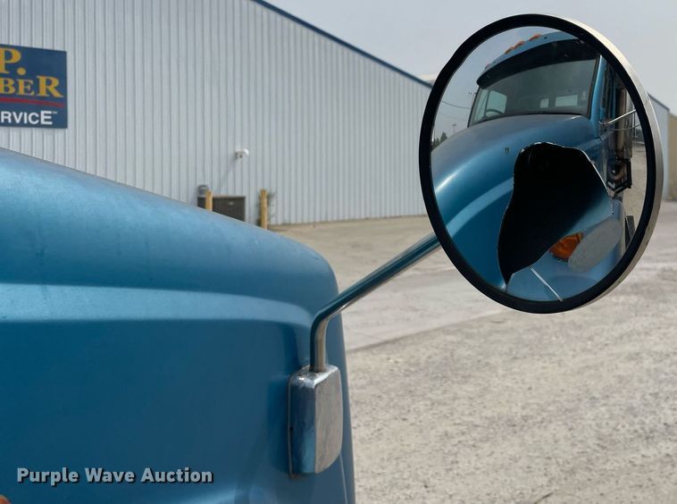 image for item LJ9772 2004 Freightliner FL80  flatbed truck