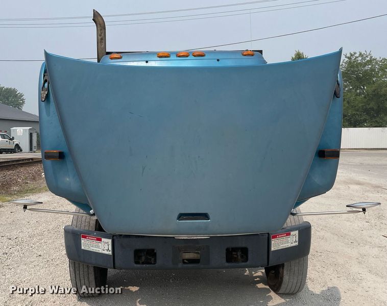 image for item LJ9772 2004 Freightliner FL80  flatbed truck