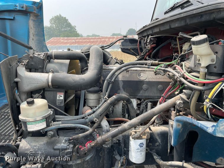 image for item LJ9772 2004 Freightliner FL80  flatbed truck