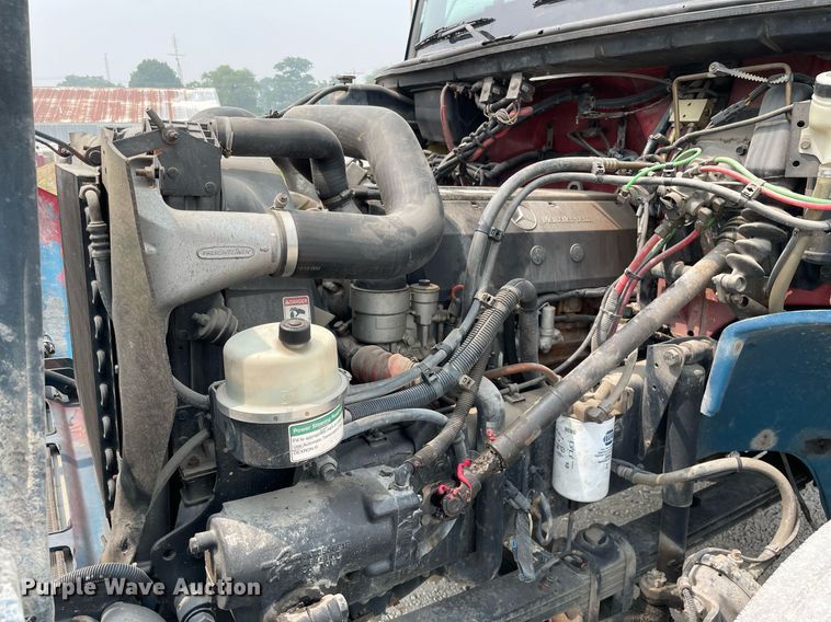 image for item LJ9772 2004 Freightliner FL80  flatbed truck