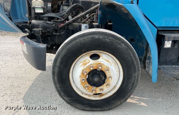 image for item LJ9772 2004 Freightliner FL80  flatbed truck