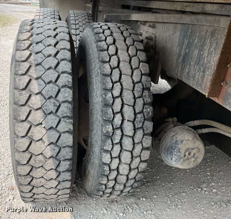 image for item LJ9772 2004 Freightliner FL80  flatbed truck