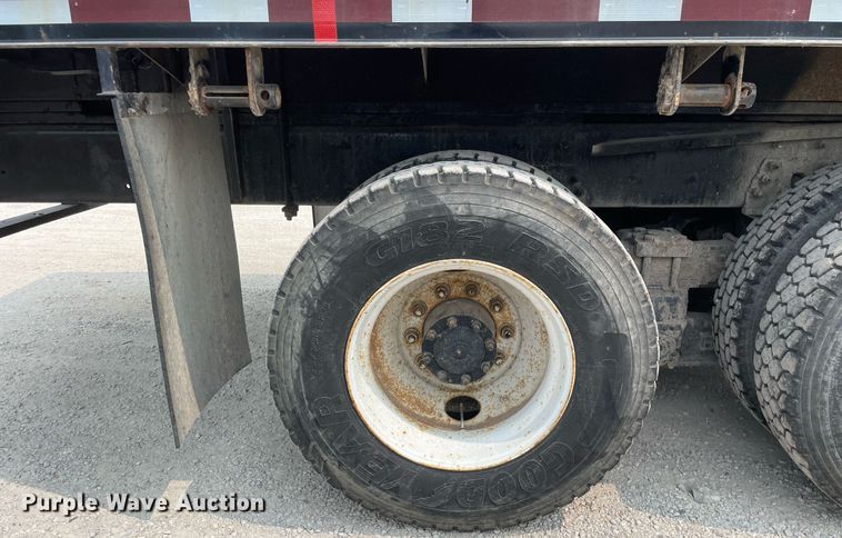 image for item LJ9772 2004 Freightliner FL80  flatbed truck