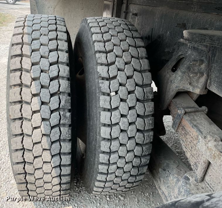 image for item LJ9772 2004 Freightliner FL80  flatbed truck