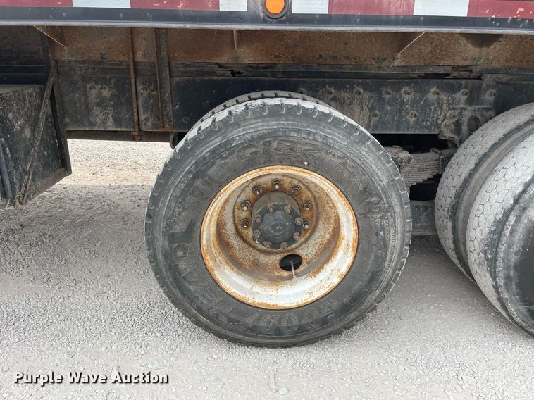 image for item LJ9772 2004 Freightliner FL80  flatbed truck