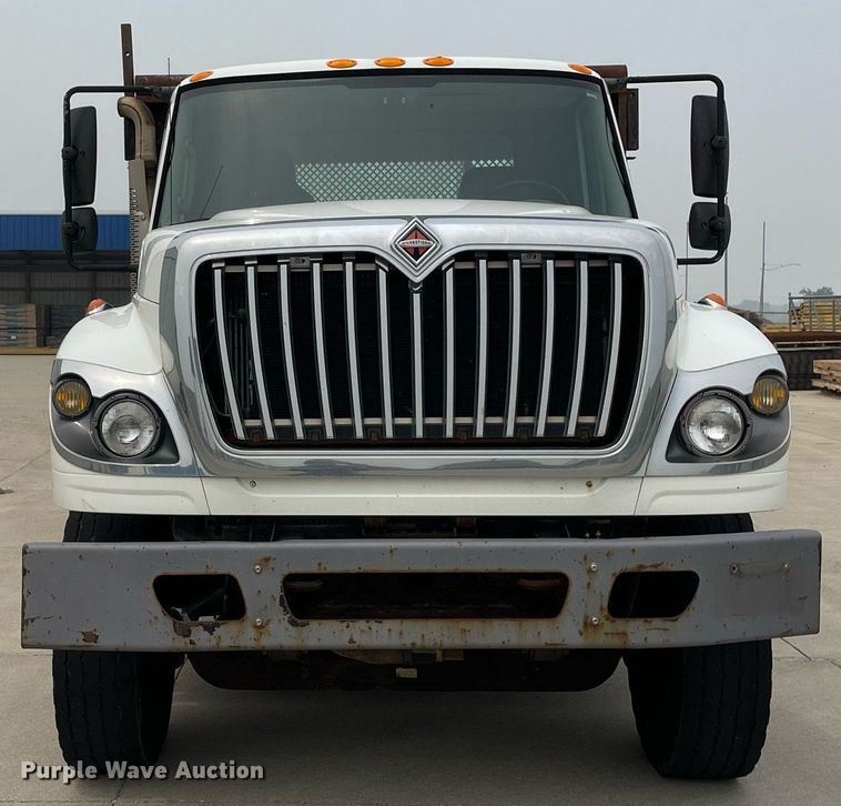 image for item LJ9773 2011 International WorkStar 7400  dump flatbed truck