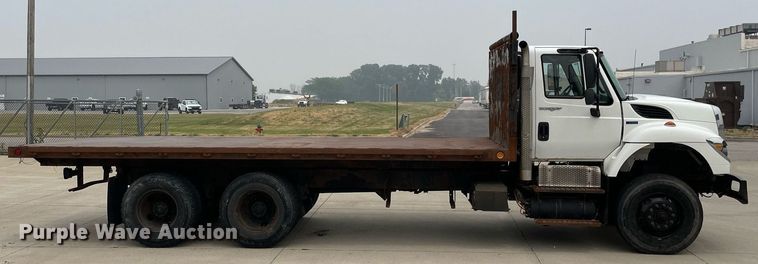 image for item LJ9773 2011 International WorkStar 7400  dump flatbed truck