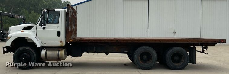 image for item LJ9773 2011 International WorkStar 7400  dump flatbed truck