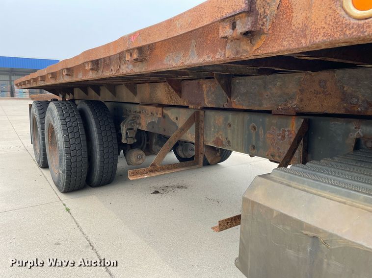 image for item LJ9773 2011 International WorkStar 7400  dump flatbed truck