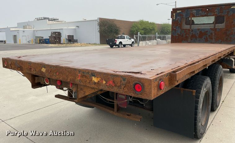 image for item LJ9773 2011 International WorkStar 7400  dump flatbed truck