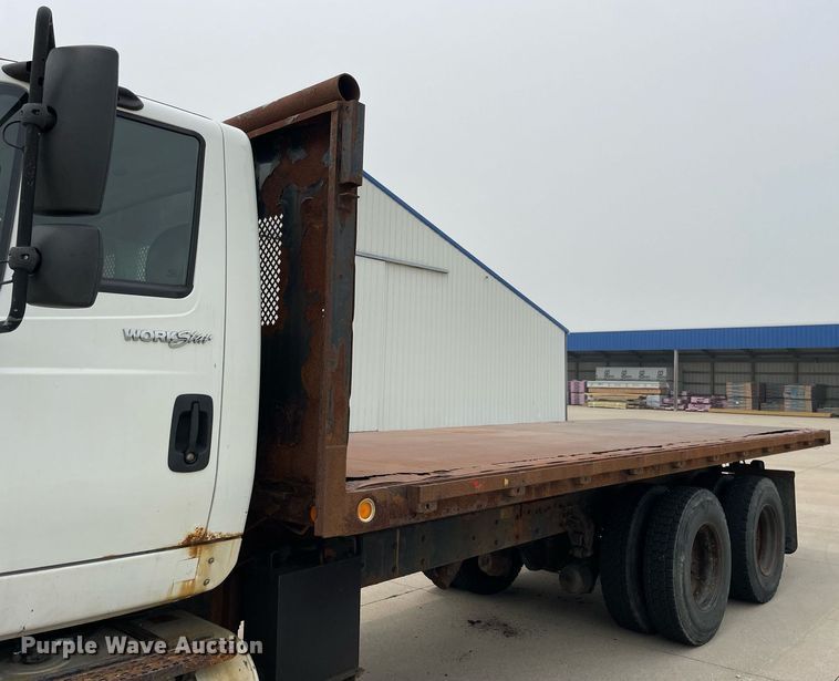 image for item LJ9773 2011 International WorkStar 7400  dump flatbed truck