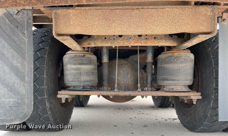 image for item LJ9773 2011 International WorkStar 7400  dump flatbed truck