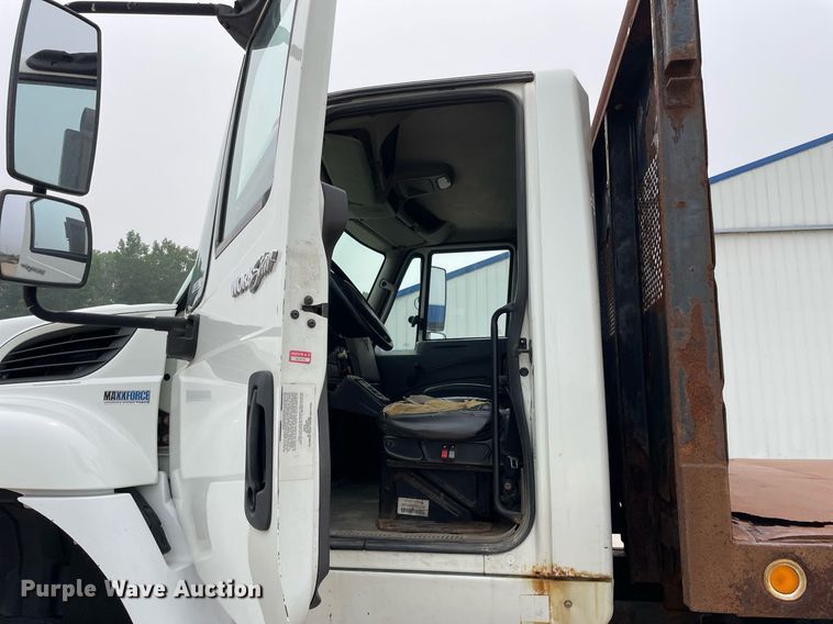 image for item LJ9773 2011 International WorkStar 7400  dump flatbed truck