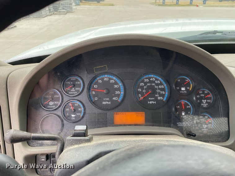 image for item LJ9773 2011 International WorkStar 7400  dump flatbed truck