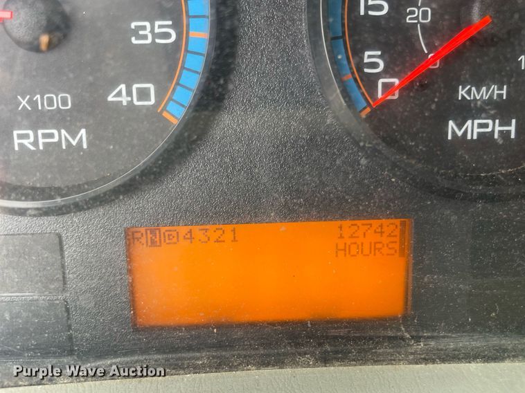 image for item LJ9773 2011 International WorkStar 7400  dump flatbed truck