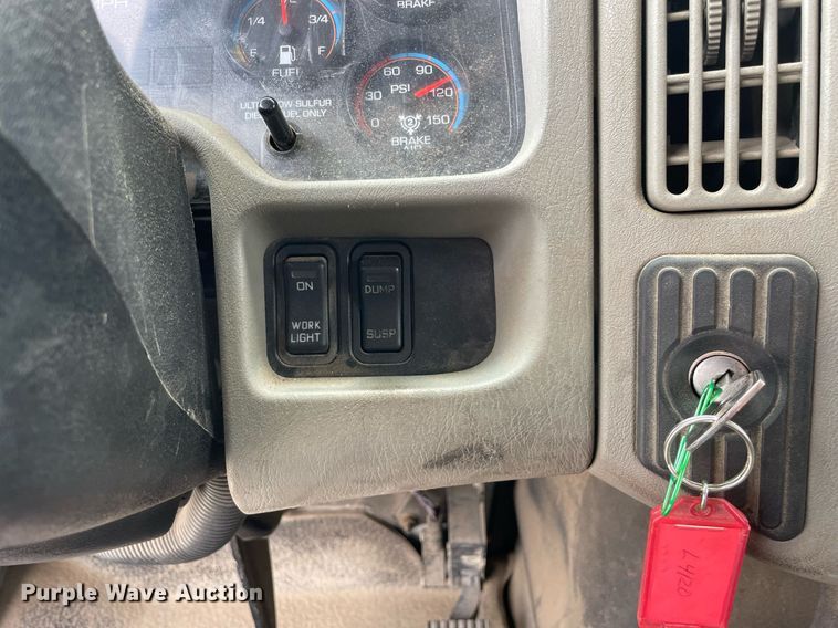 image for item LJ9773 2011 International WorkStar 7400  dump flatbed truck