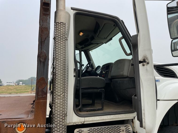 image for item LJ9773 2011 International WorkStar 7400  dump flatbed truck