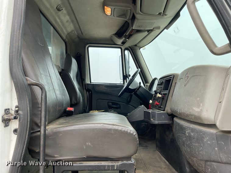 image for item LJ9773 2011 International WorkStar 7400  dump flatbed truck