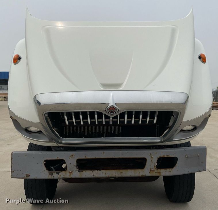 image for item LJ9773 2011 International WorkStar 7400  dump flatbed truck