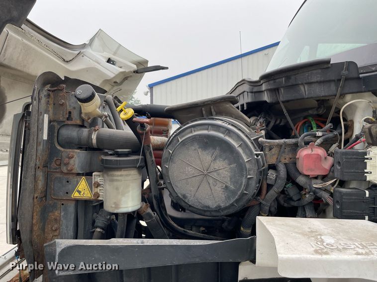 image for item LJ9773 2011 International WorkStar 7400  dump flatbed truck