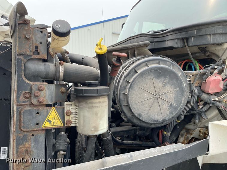 image for item LJ9773 2011 International WorkStar 7400  dump flatbed truck